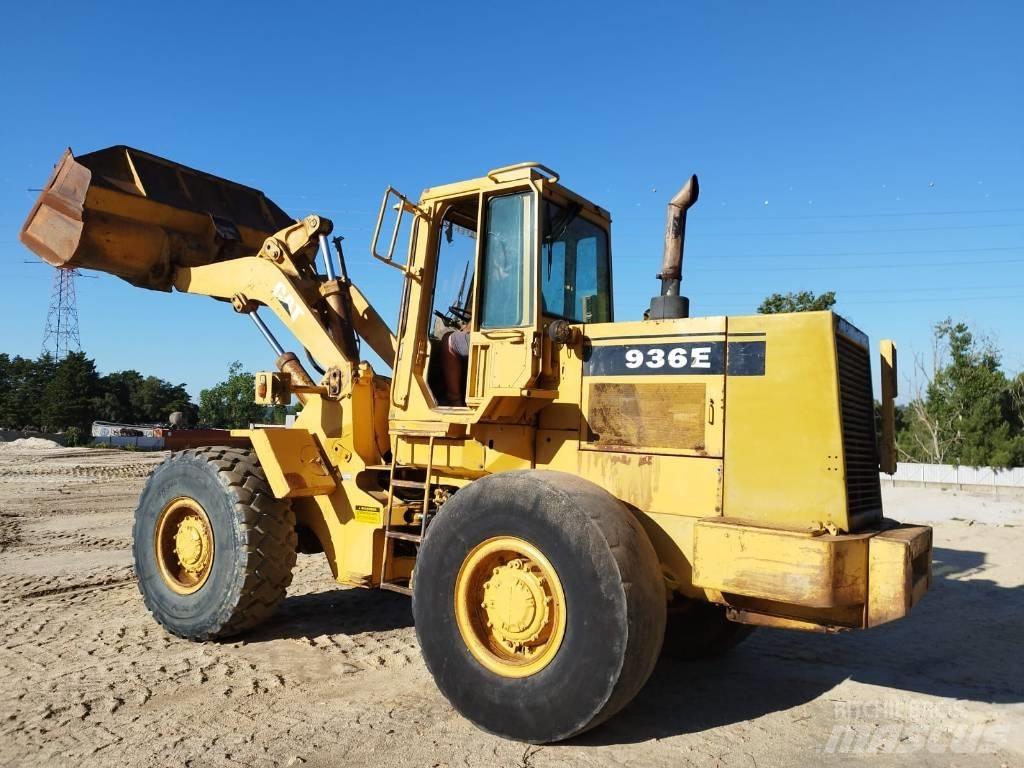 CAT 936 E Kolesni nakladalci