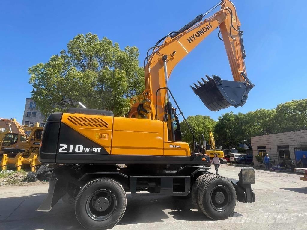 Hyundai 210W-9 Bagri na kolesih