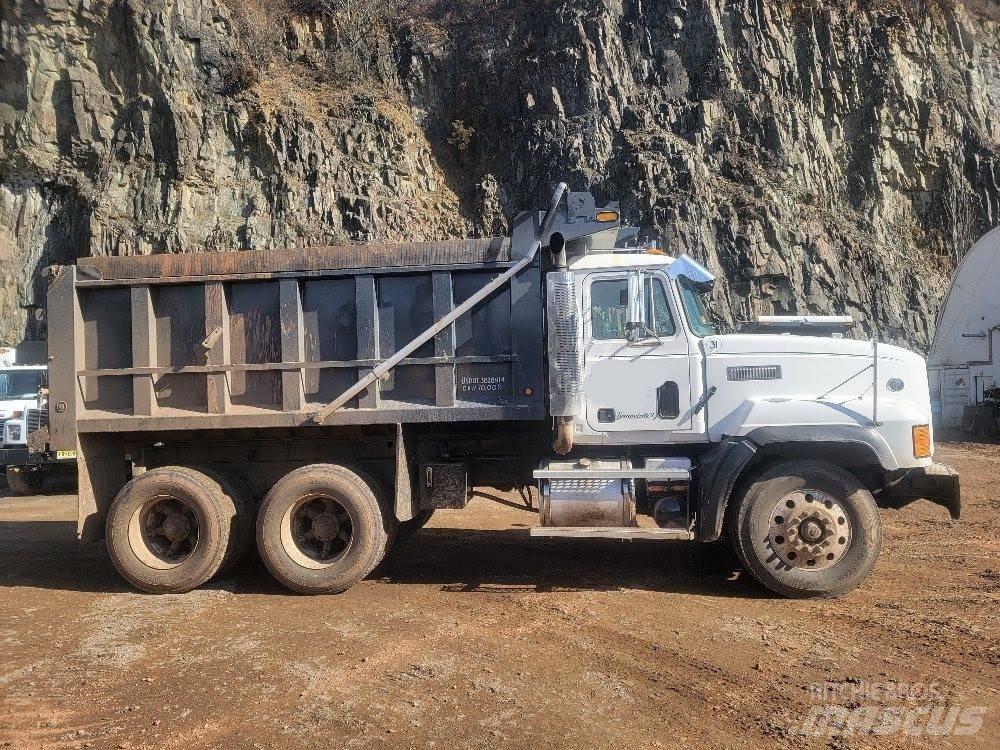 Mack CL 713 Kiper tovornjaki