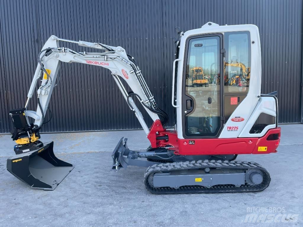 Takeuchi TB 225 Mini bagri <7t