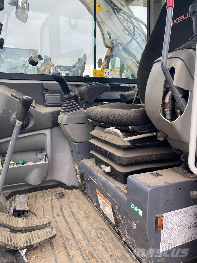 Takeuchi TB 240 Mini bagri <7t