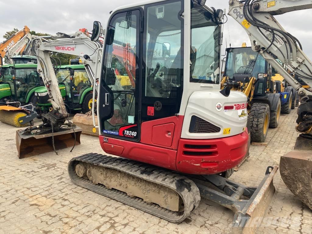 Takeuchi TB 240 Mini bagri <7t
