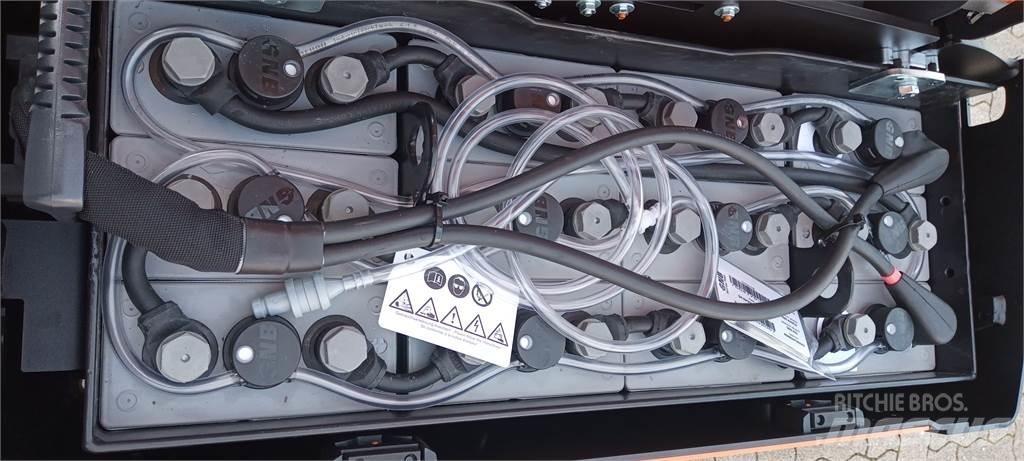 Toyota LPE 250 Električni nizko dvižni viličar