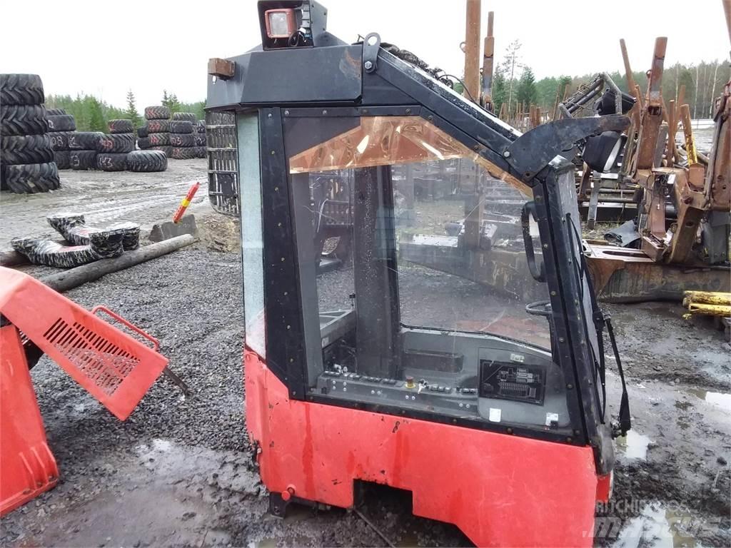 Valmet 911.1 Kabine in notranjost