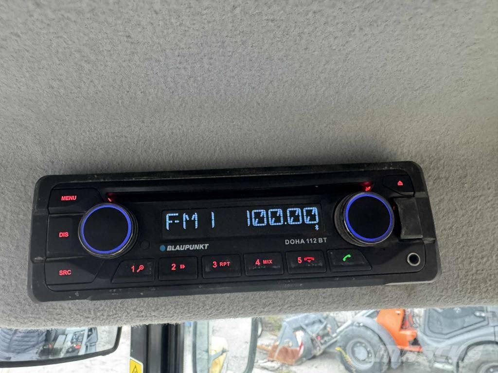 CAT 907 M Kolesni nakladalci