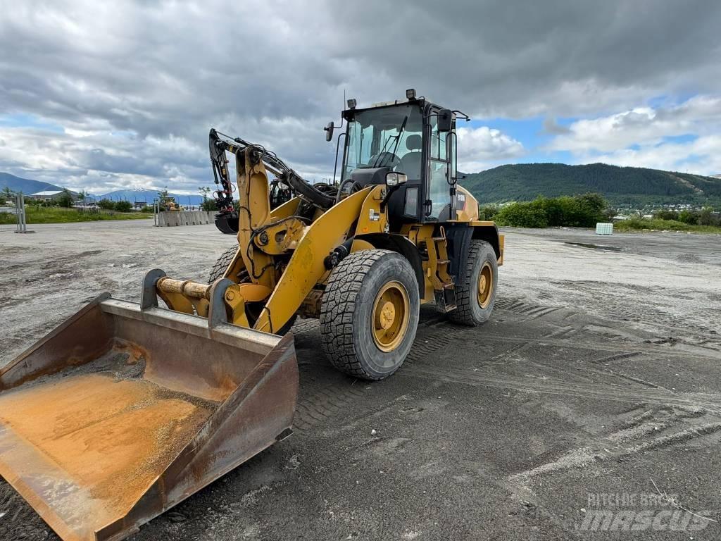 CAT 918 M Kolesni nakladalci