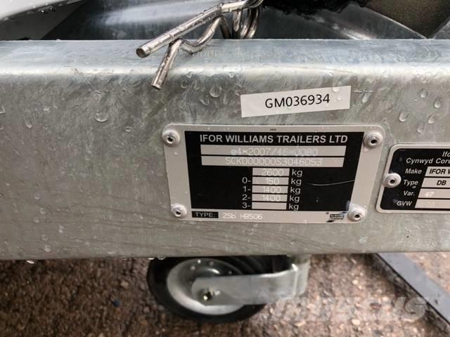 Ifor Williams HB 506 Polprikolice za prevoz živine
