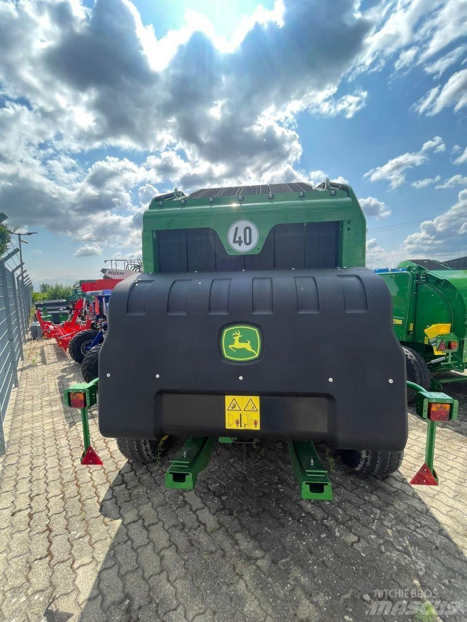John Deere V451G Balirke (okrogle bale)