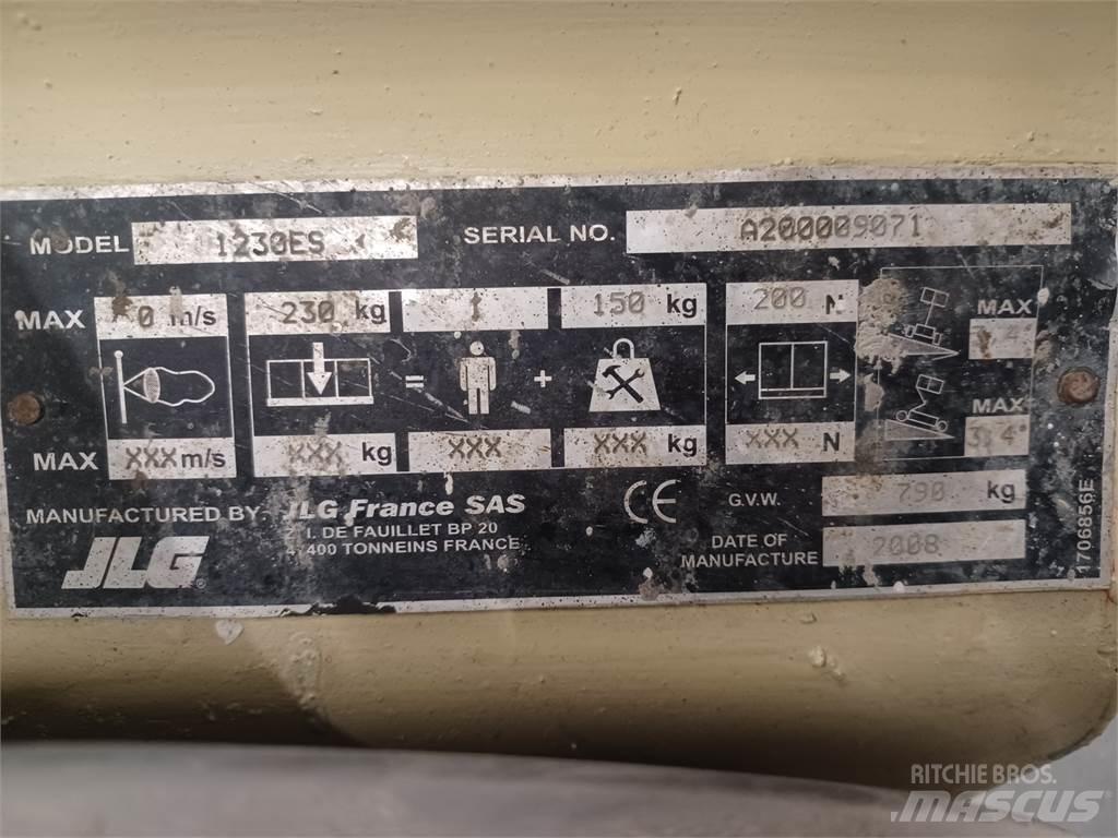 JLG 1230ES Druga dvigala in dvižne ploščadi