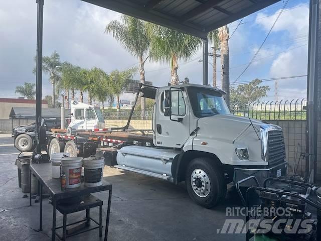 Freightliner 114SD Razstavljivi tovornjaki z žičnimi dvigali