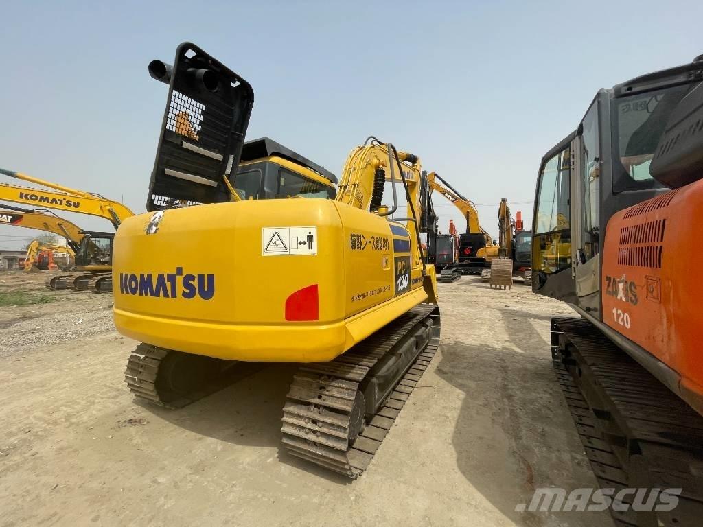 Komatsu PC 130 Bagri goseničarji