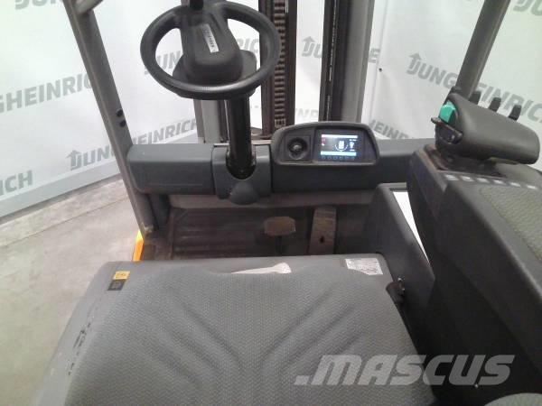 Jungheinrich EFG 320 Električni viličarji