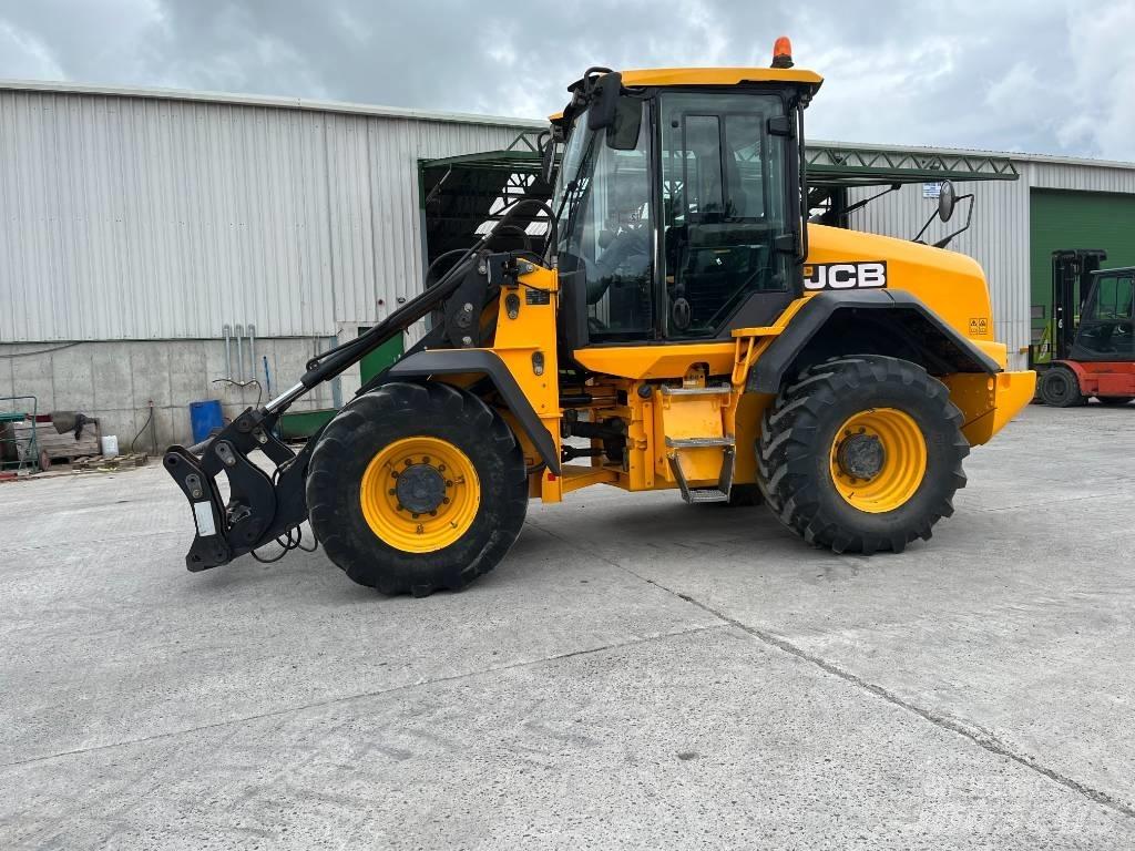 JCB 413 S Kolesni nakladalci