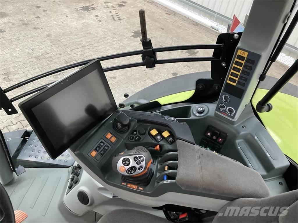 CLAAS Axion 870 Traktorji