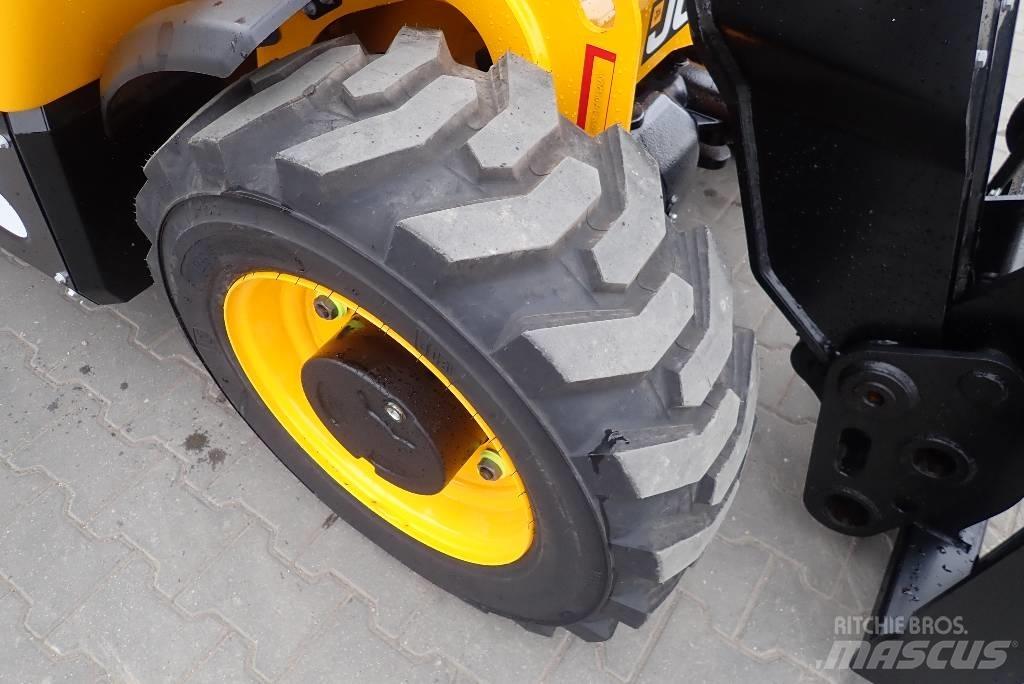 JCB 514-40 Kmetijski teleskopski nakladalci