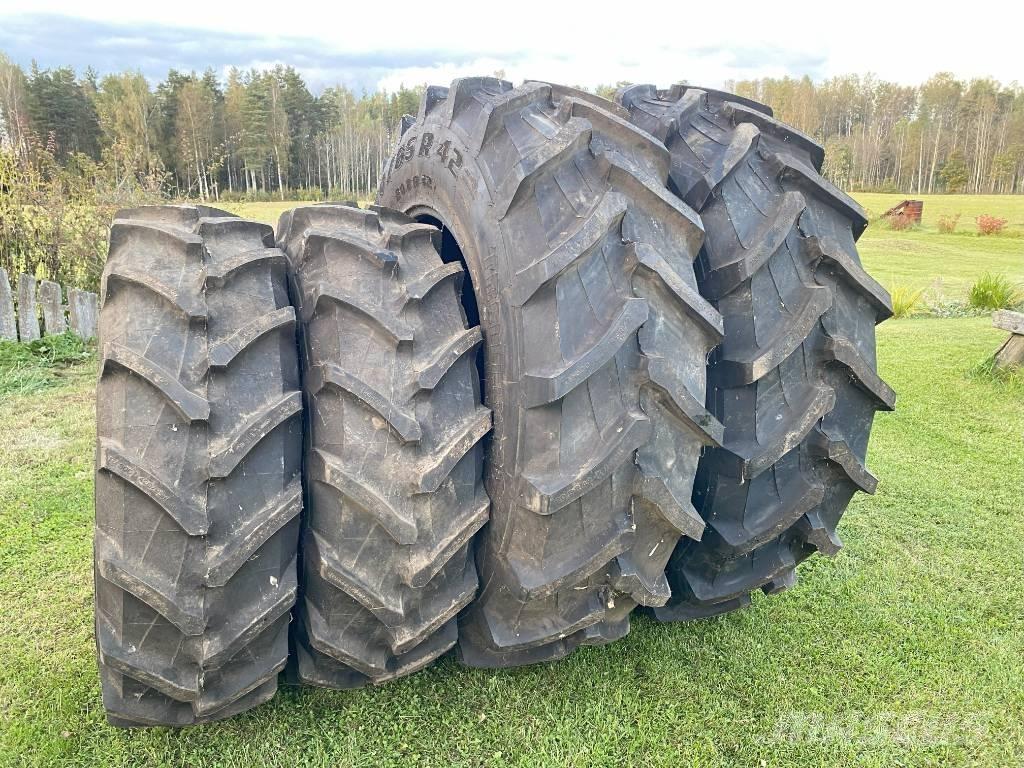 Trelleborg TM 600 Gume, kolesa in platišča
