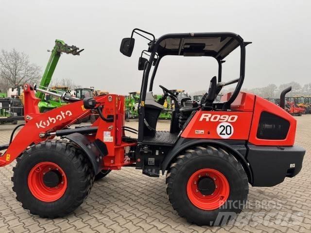 Kubota R 090 Kolesni nakladalci