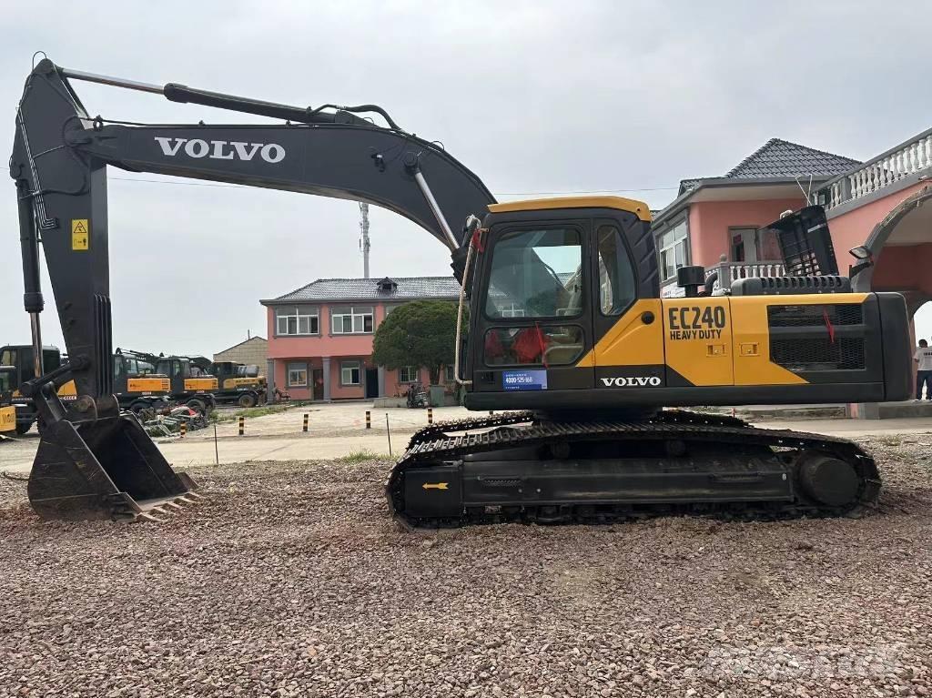 Volvo EC 240 Bagri goseničarji