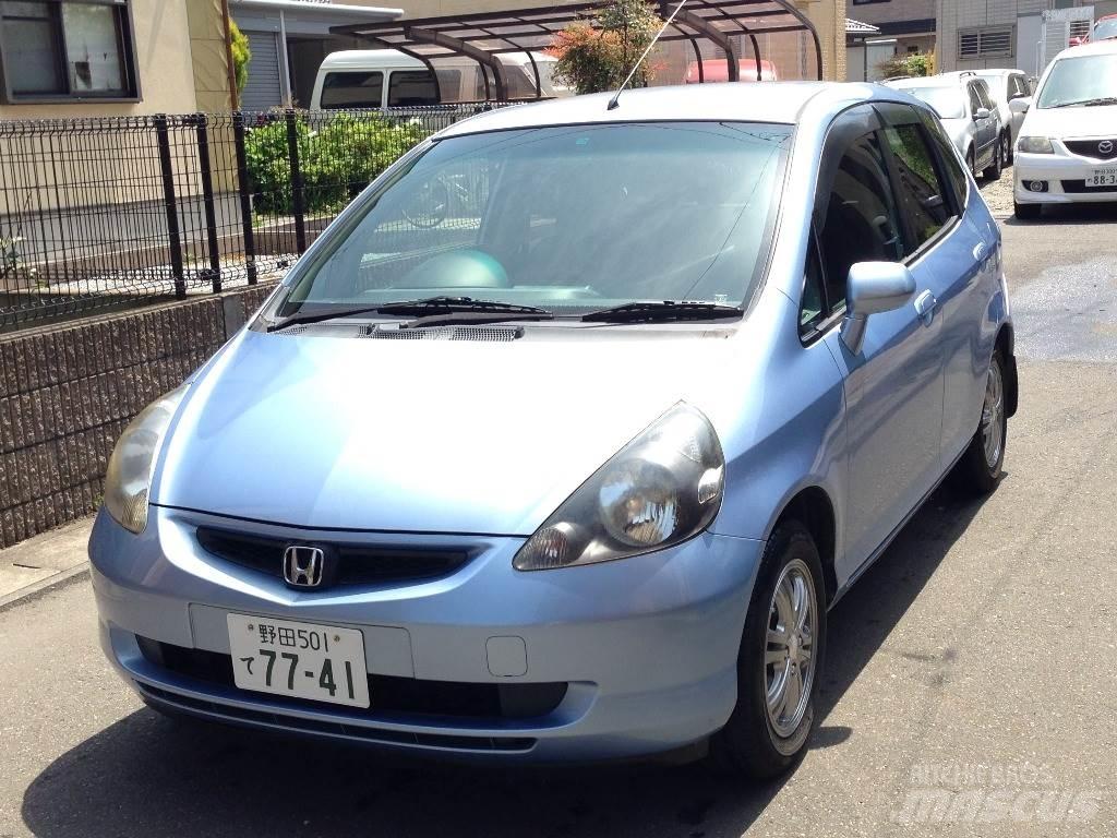Honda LA-GD1 Avtomobili