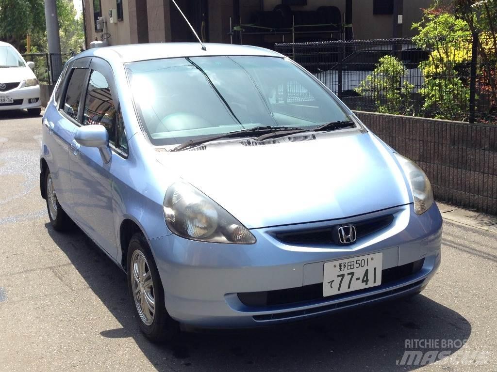 Honda LA-GD1 Avtomobili