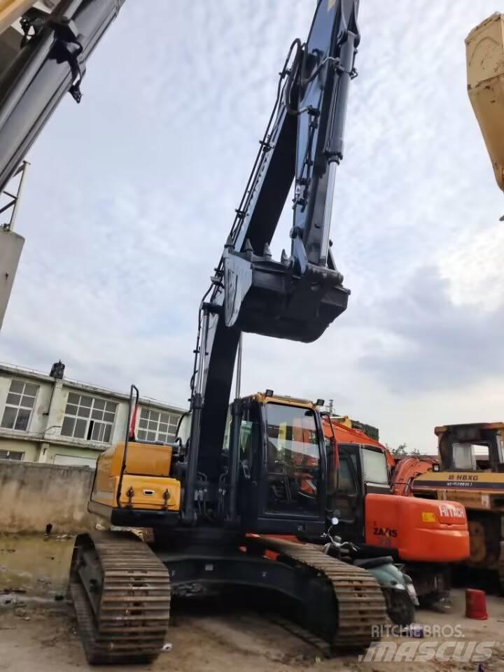 Hyundai 210w-9 Bagri na kolesih
