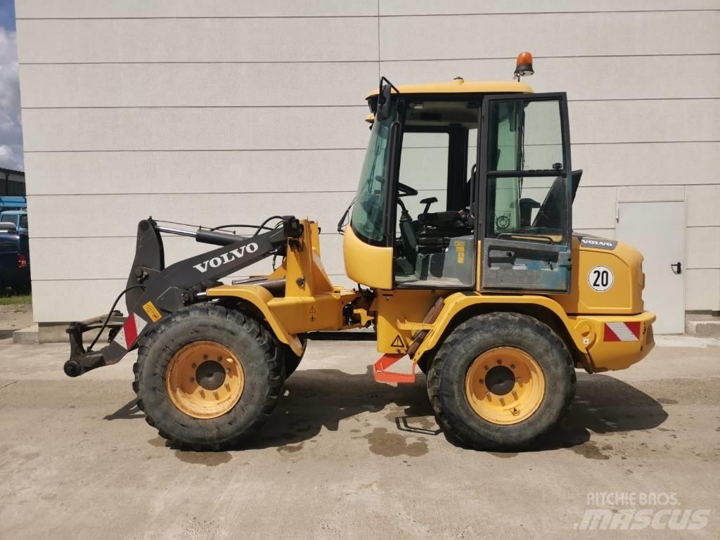 Volvo Radlader L30G Kolesni nakladalci