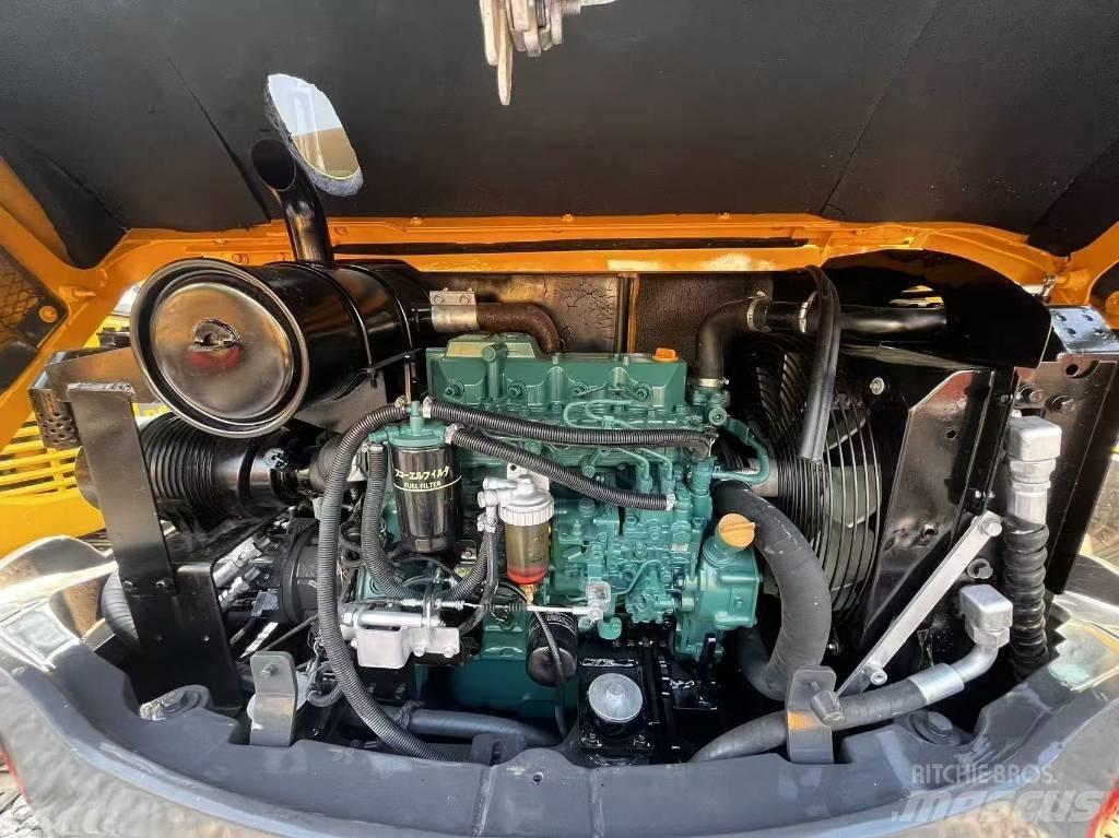Volvo EC60 Bagri goseničarji