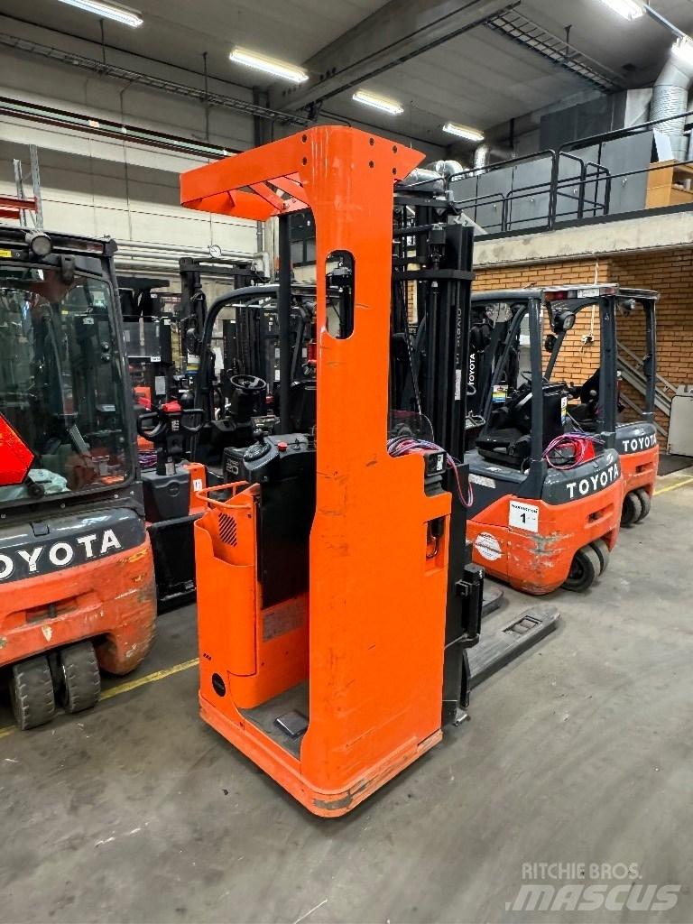 Toyota SSE135L Samopogonski ročni viličarji