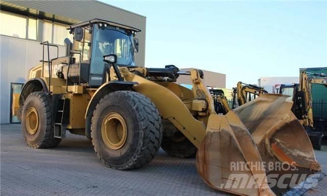 CAT 966M Kolesni nakladalci