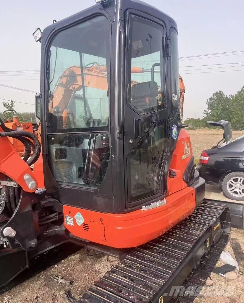 Kubota 161 Bagri goseničarji