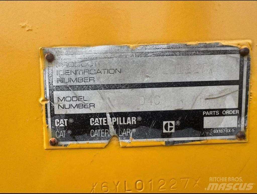 CAT D4C3 Buldožerji goseničarji