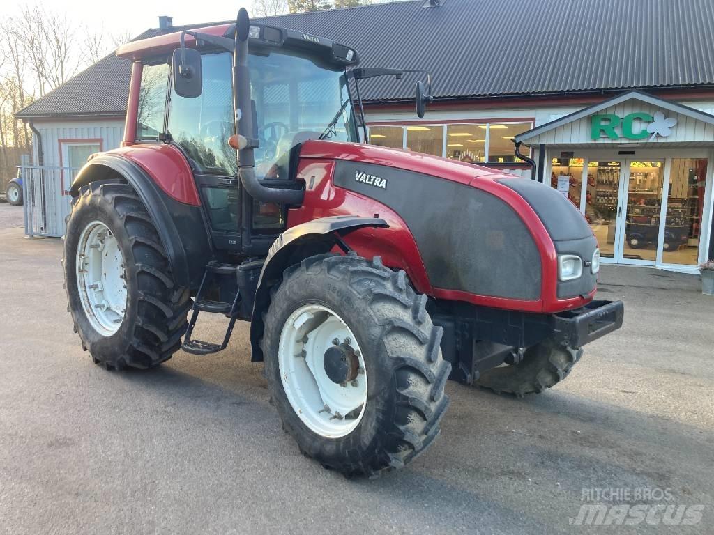 Valtra T 120 Traktorji