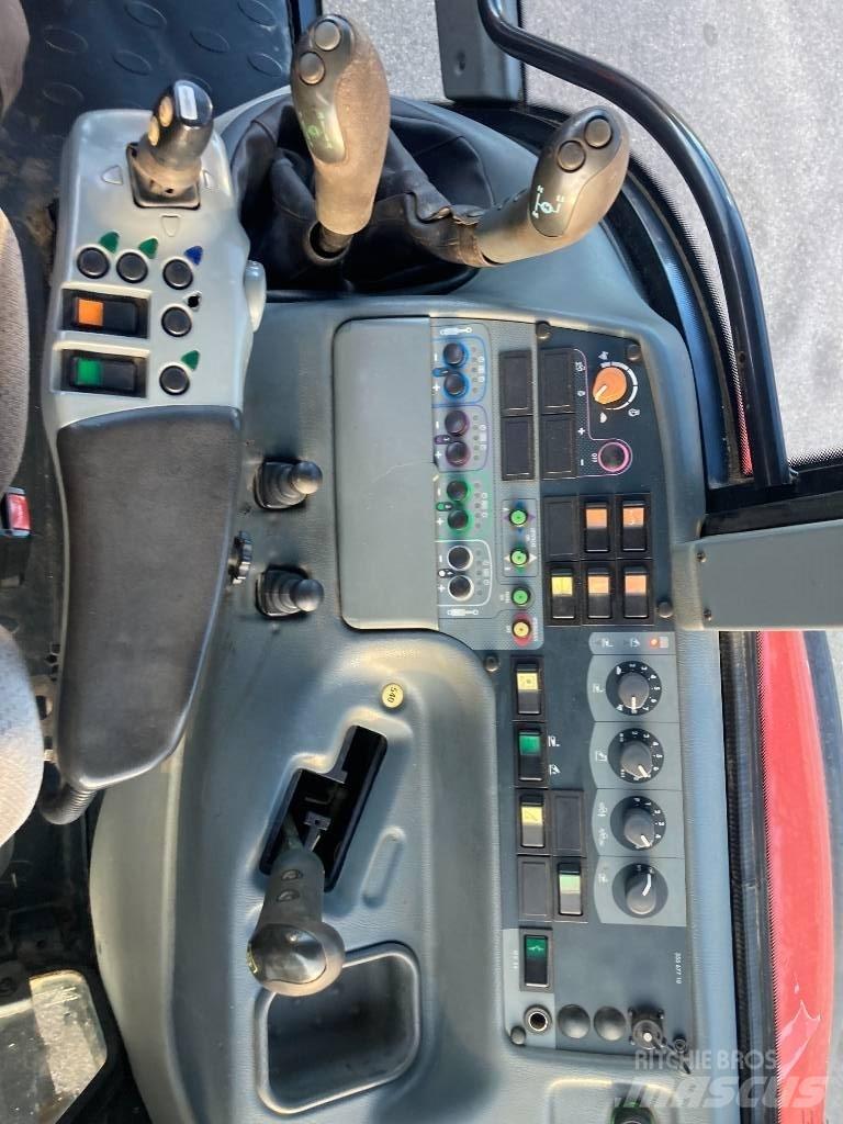Valtra T 120 Traktorji