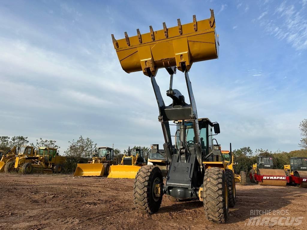 XCMG LW 500 F Kolesni nakladalci