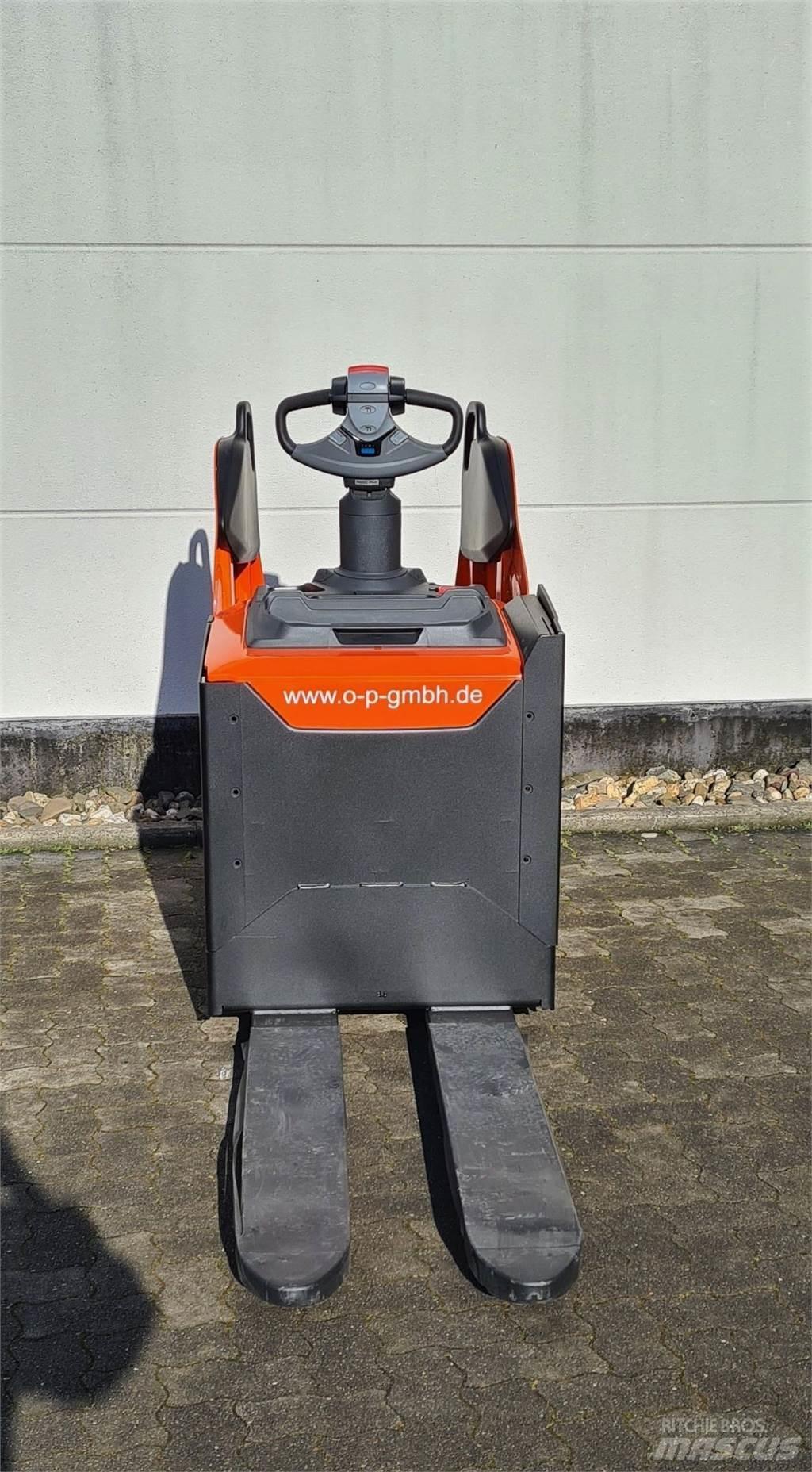Toyota LPE 250 Električni nizko dvižni viličar