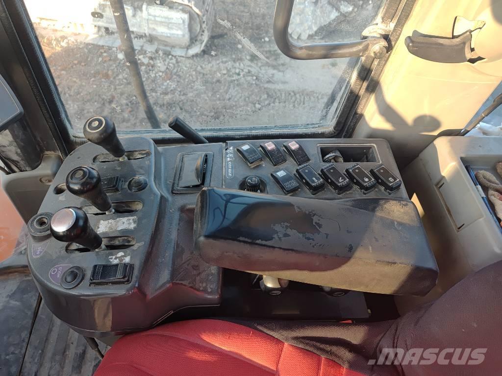 Hitachi ZW 310 Kolesni nakladalci