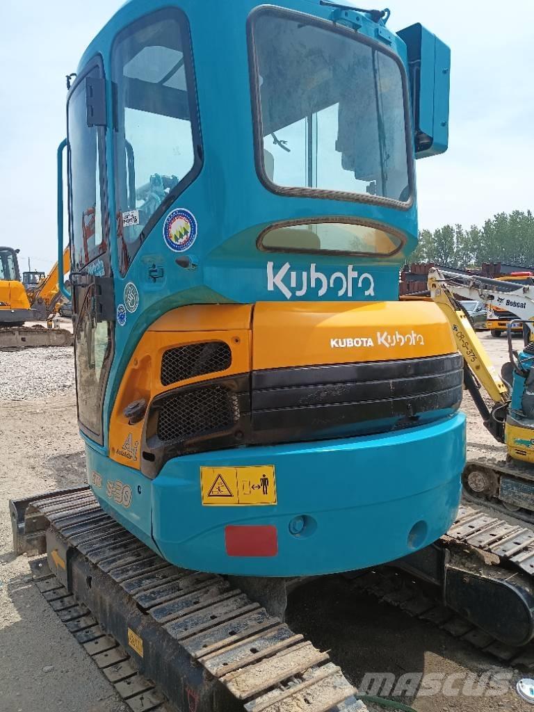 Kubota 30 Mini bagri <7t