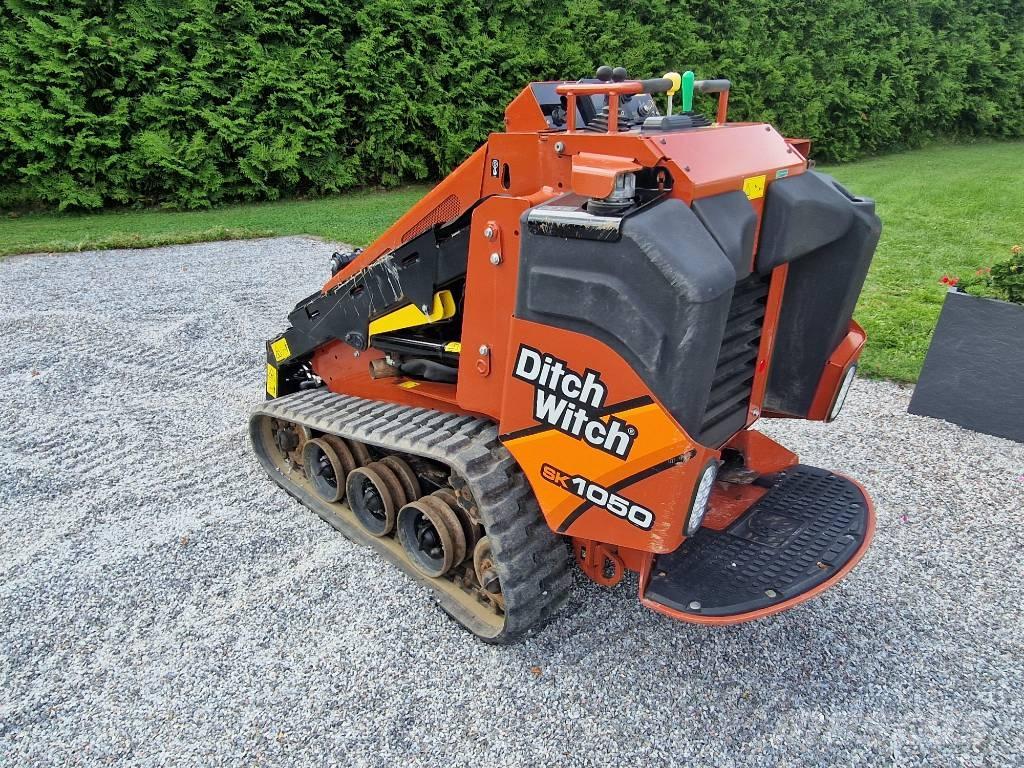 Ditch Witch SK 1050 Kmetijski teleskopski nakladalci