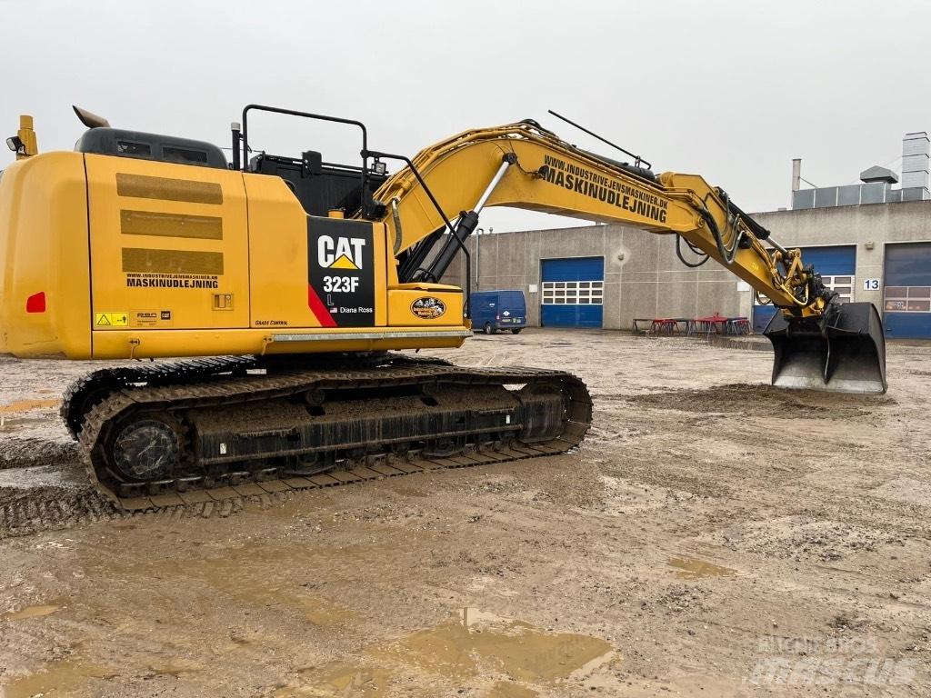 CAT 323 F L Bagri goseničarji