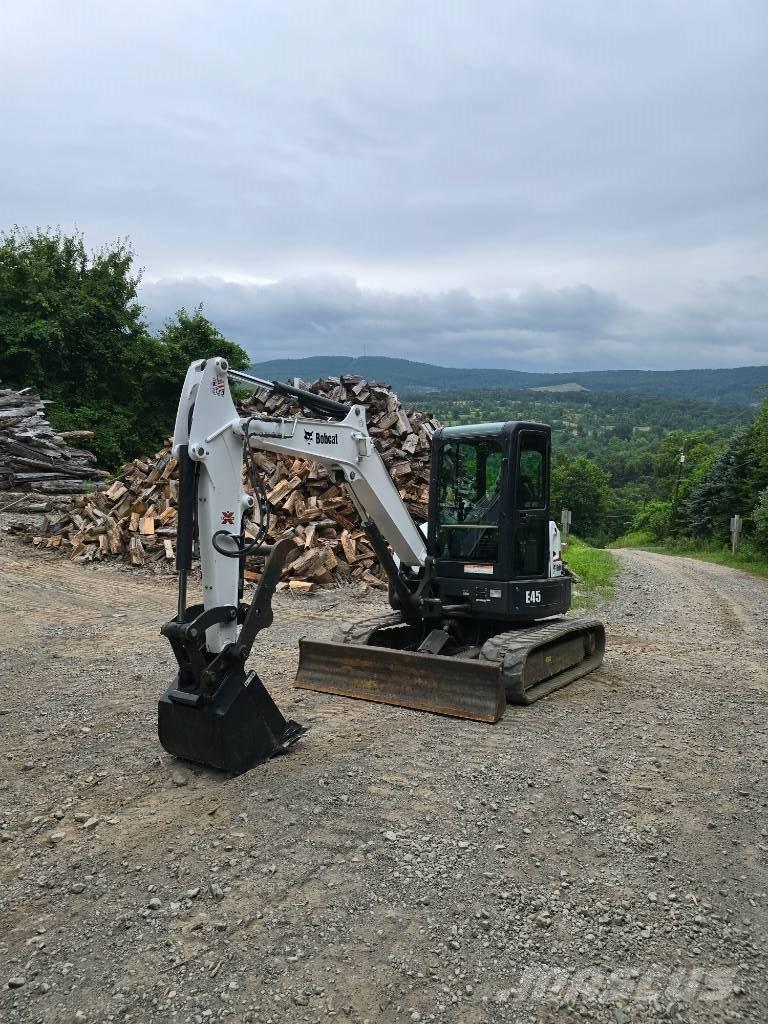 Bobcat E45 Mini bagri <7t