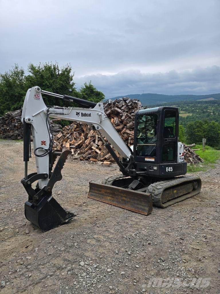 Bobcat E45 Mini bagri <7t