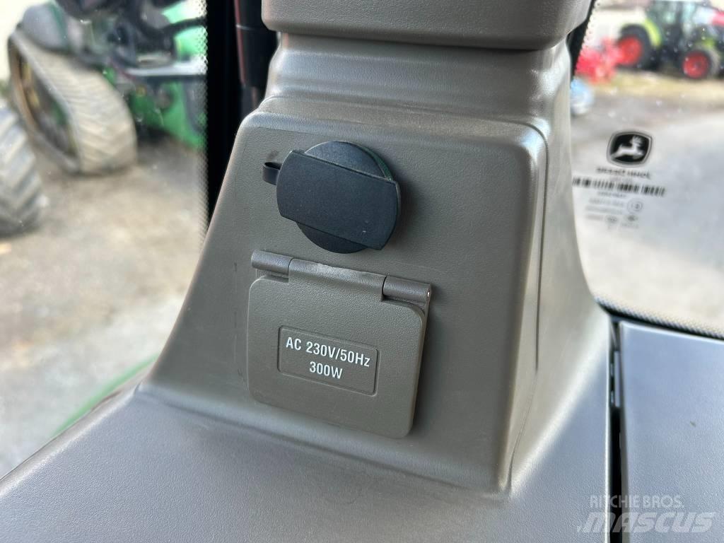 John Deere 8RX410 Traktorji