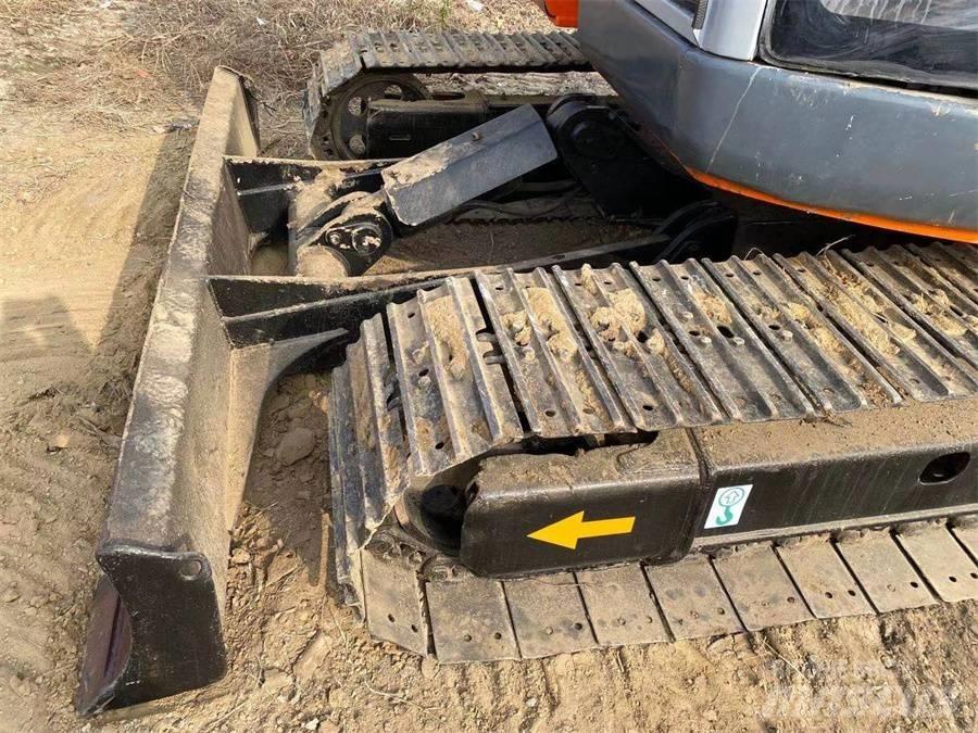 Hitachi EX75 Bagri goseničarji