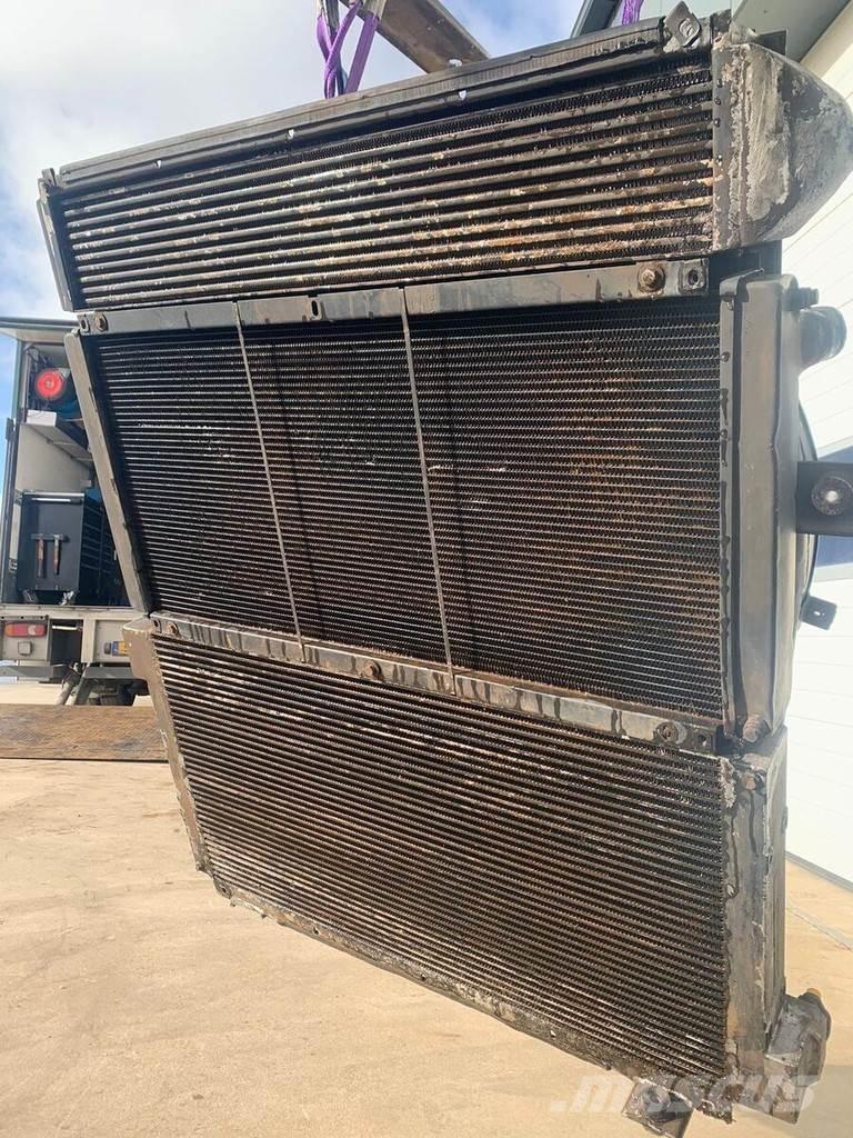 Liebherr A932 Radiatorji
