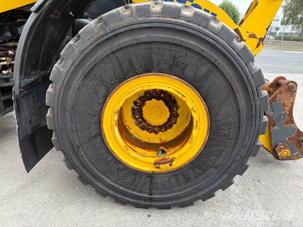 Komatsu WA380-8 Kolesni nakladalci