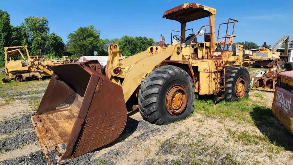 CAT 966 D Kolesni nakladalci