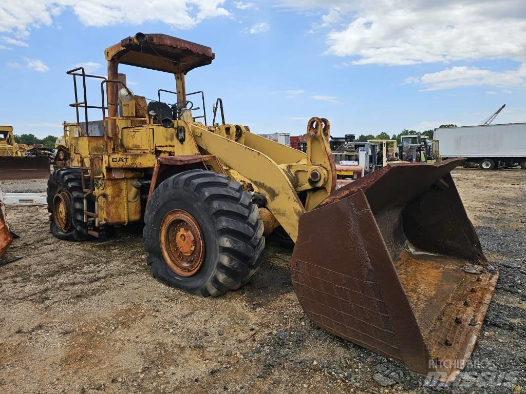 CAT 966 D Kolesni nakladalci
