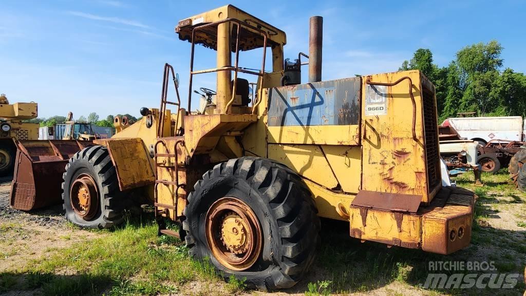CAT 966 D Kolesni nakladalci