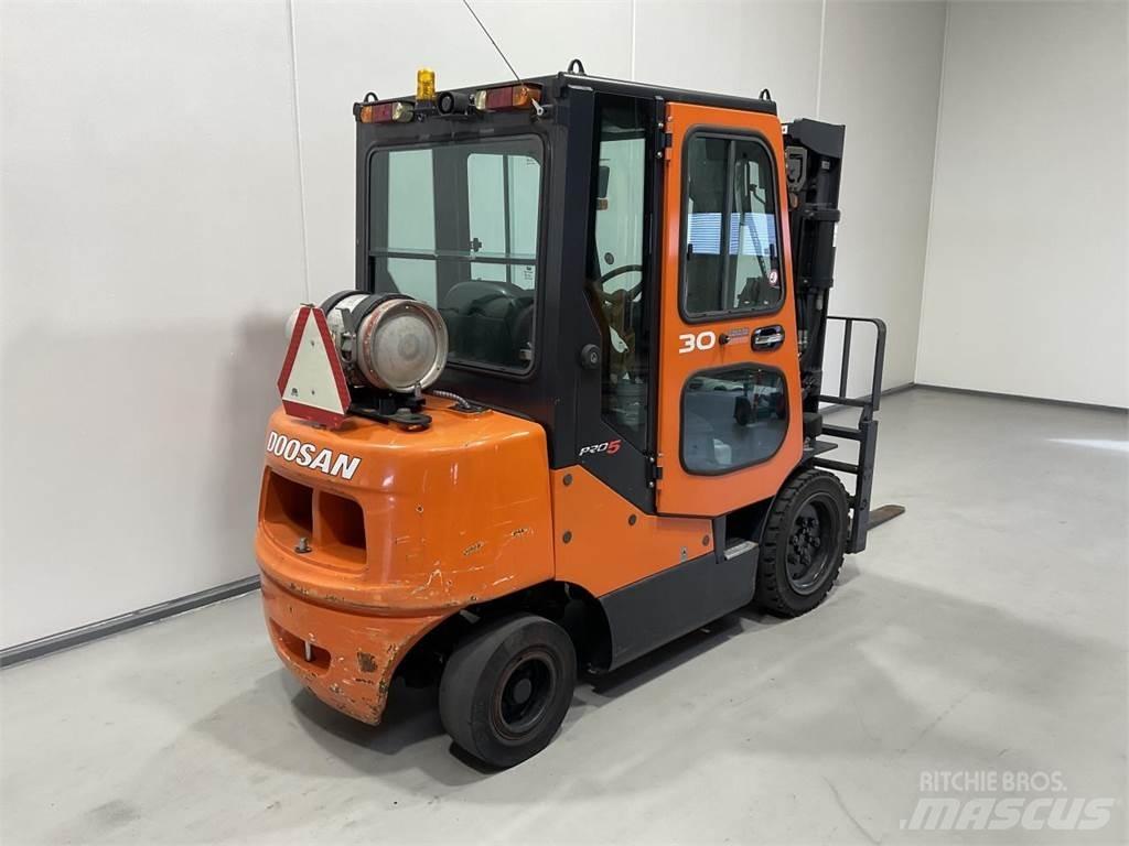 Doosan G30E-5 Plinski viličarji