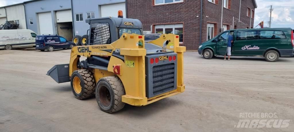 Gehl R 260 Skid steer mini nakladalci